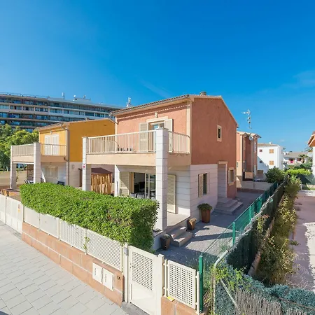Iuca Villa *